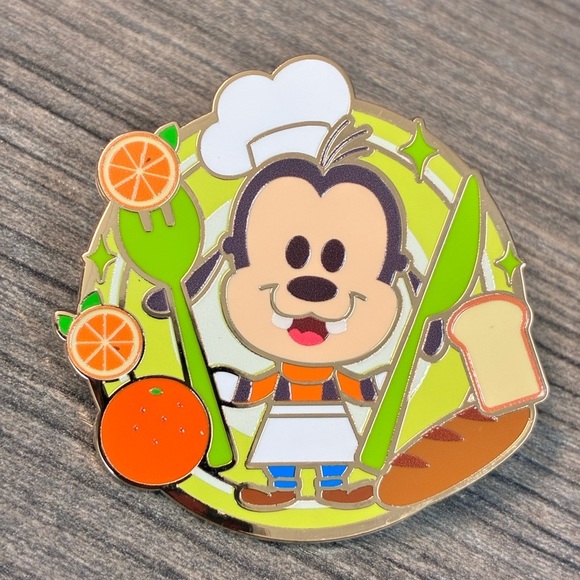 Disney Accessories - Disneys Mickey and Friends Blind Box Pin- Goofy